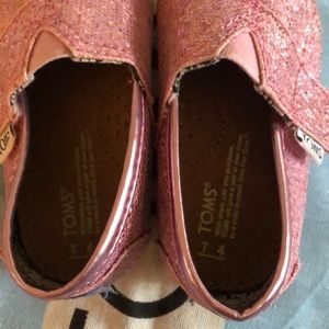 Toms Shoes - Pink Glitter Toms reposhed Toms Shoes - Pink Glitter Toms reposhed